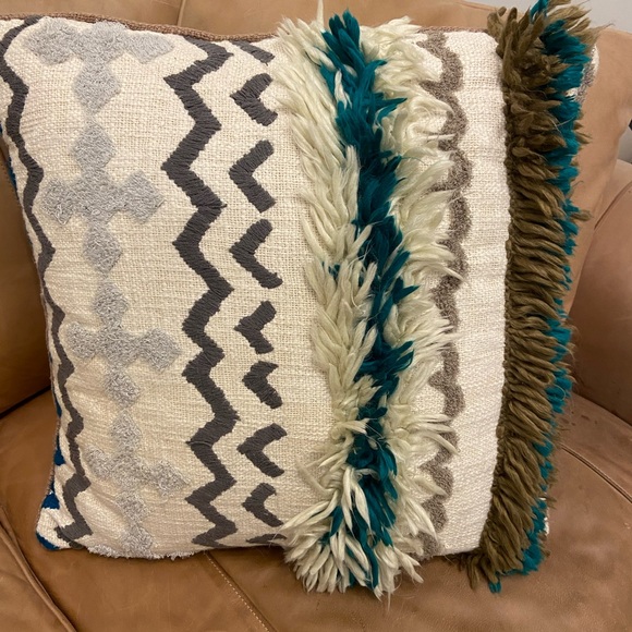 ANTHROPOLOGIE | tufted pillow - Picture 5 of 8